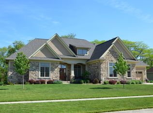 8511 Brook Ridge Dr, Johnston, IA 50131