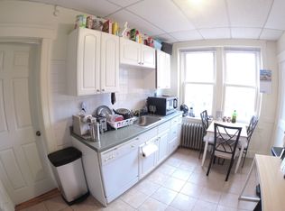 214 Freeman St PENTHOUSE 6, Brookline, MA 02446