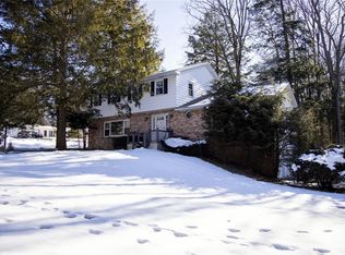 2201 Hemlock Ln, Vestal, NY 13850