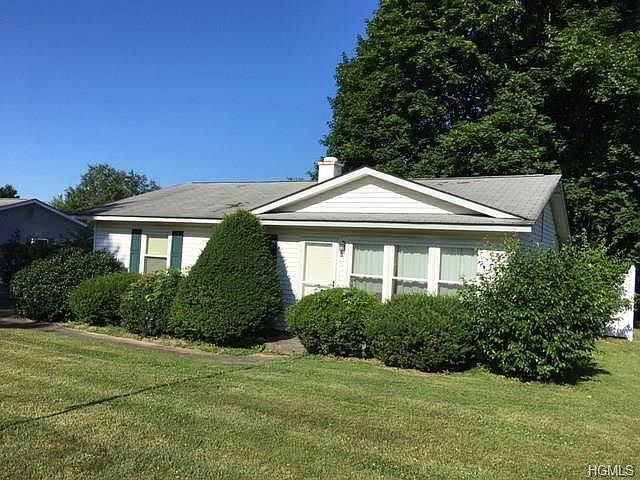 1st image of 28 Briarwood Cres