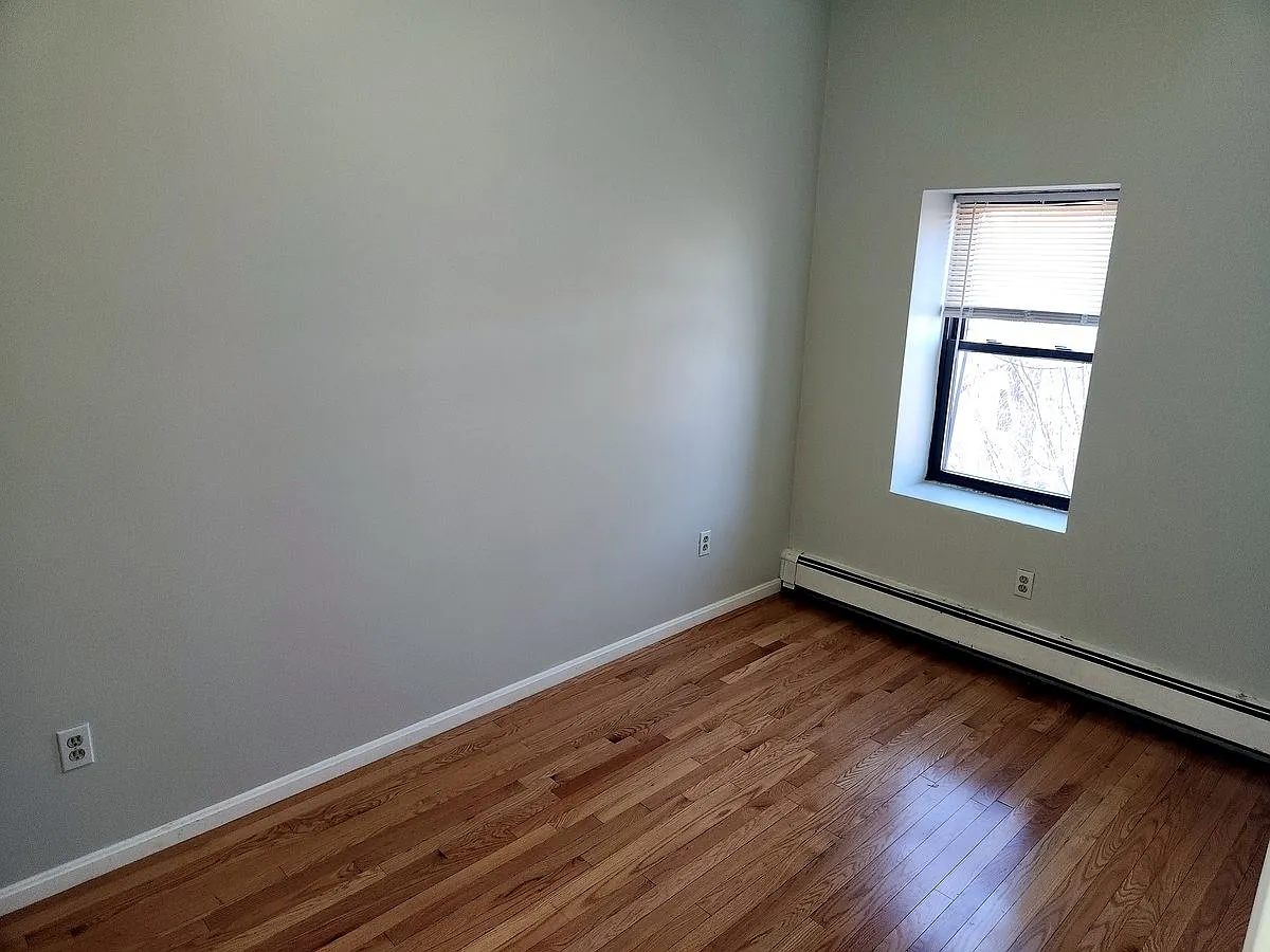 3148 Washington St — Photo 4
