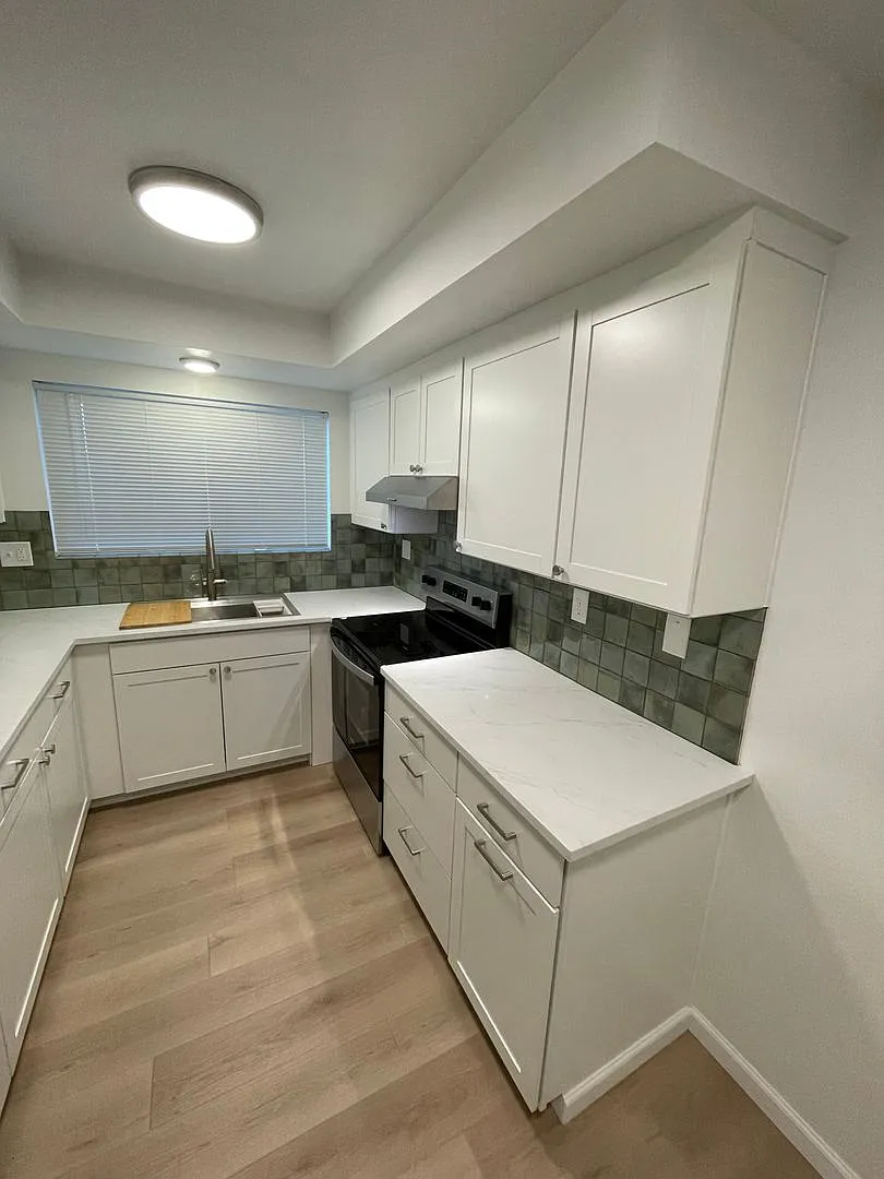 399 Ellwood Beach Drive Apartments — Photo 4