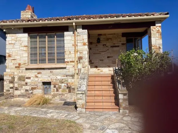 154 El Dorado St, Monterey, CA 93940