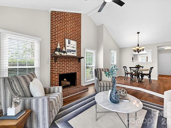 4th image of 9227 N Vicksburg Park Ct