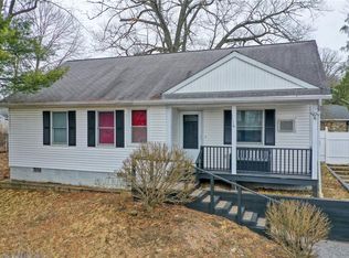 26 W Arnold Rd, Poughkeepsie, NY 12601