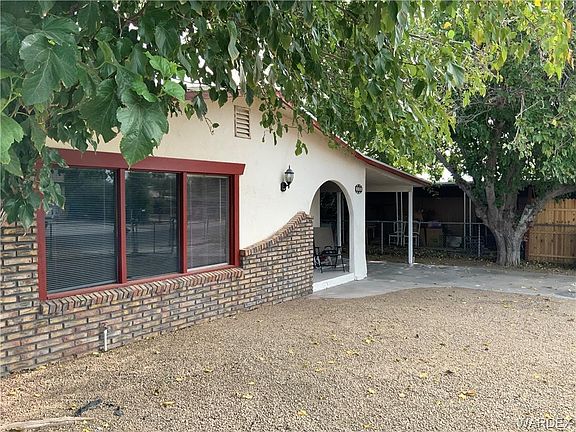 3rd image of 241 Tanglewood Ln