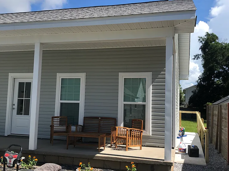 1022 W Government St — Photo 13