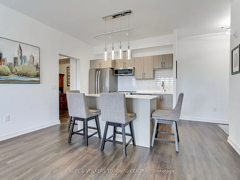 430 Essa Rd #418 — Photo 7