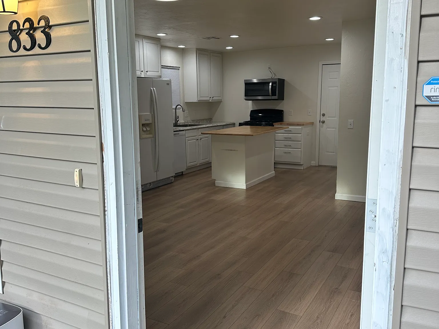 2 bed, 850 sqft, $1,150 — Photo 2