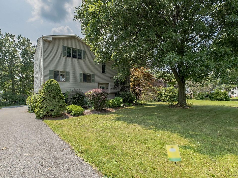 1st image of 161 Briarwood Ln