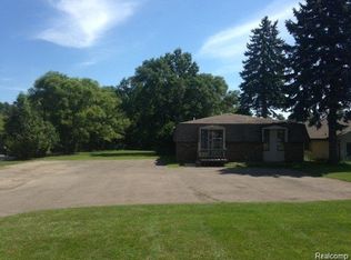 8025 Grand River Rd, Brighton, MI