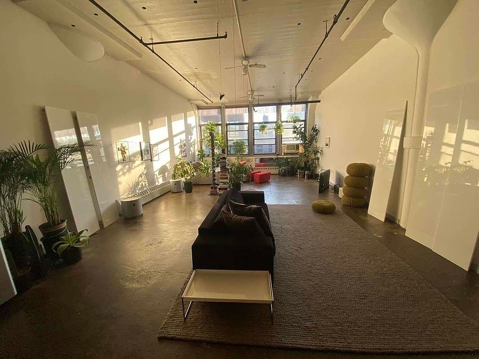 1st image of 240 Wythe Ave #400