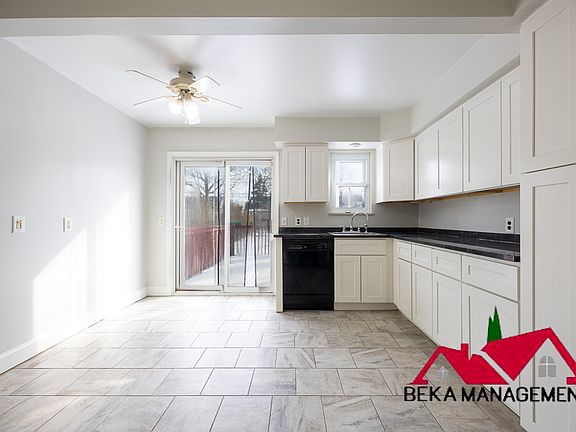 4th image of 1118 Bauman Ave