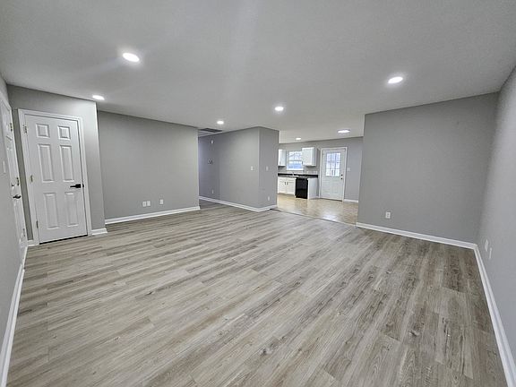 4th image of 3534 Hunt St
