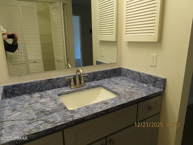 4211 New Haven Ct — Photo 11