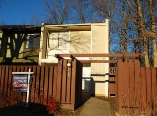 2401 Southgate Sq, Reston, VA 20191