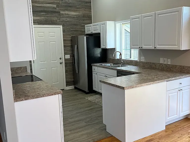 3400 Scottsdale Ln — Photo 6