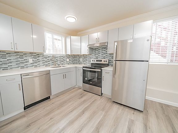 3rd image of 620-624 51st St