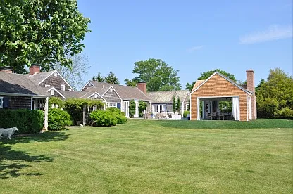 Entertainer's Dream, South of the Highway, with Pool and Tennis — Photo 2