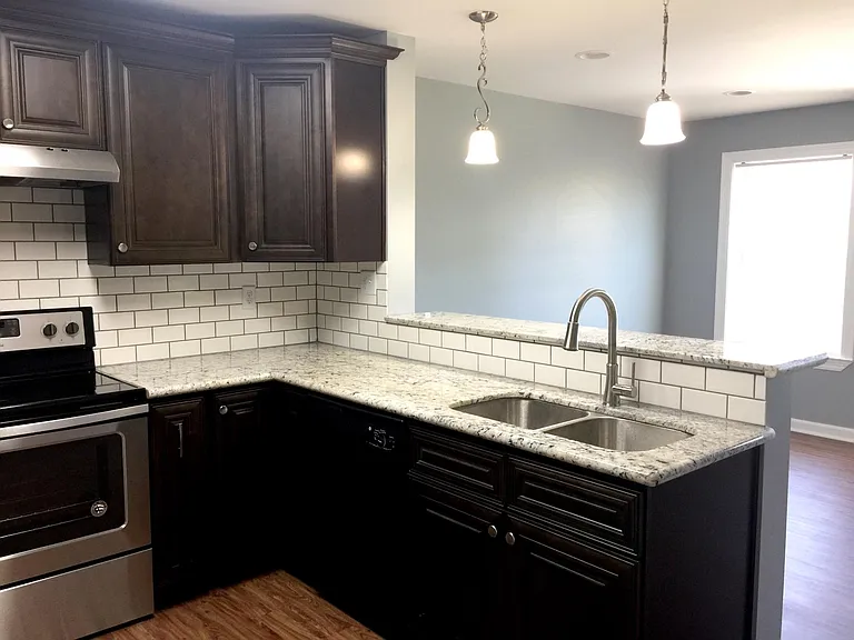 819 Bayard St — Photo 2