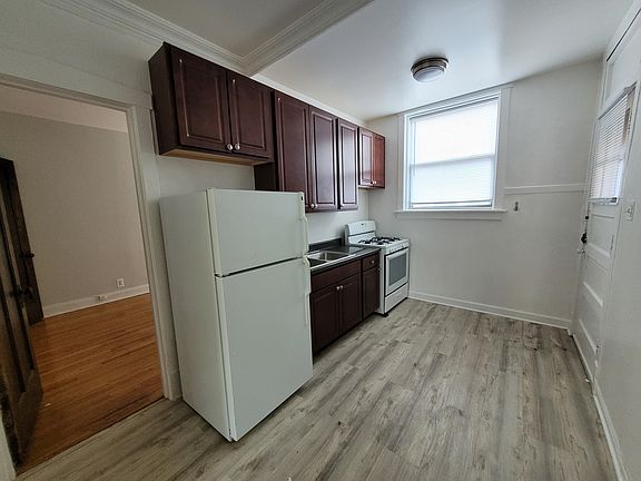 2nd image of 1233 W Chase Ave #3