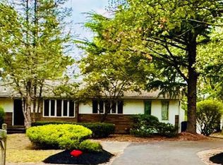 3 Southgate Dr, Voorhees, NJ 08043