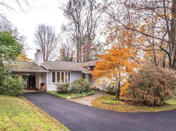 6817 Valley Brook Dr, Falls Church, VA 22042
