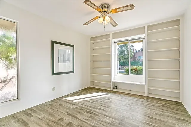 1054 Rolling Hills Dr — Photo 8