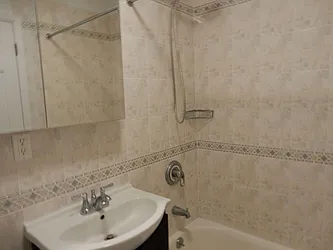 Rented by Aimee Grodanz, LREB