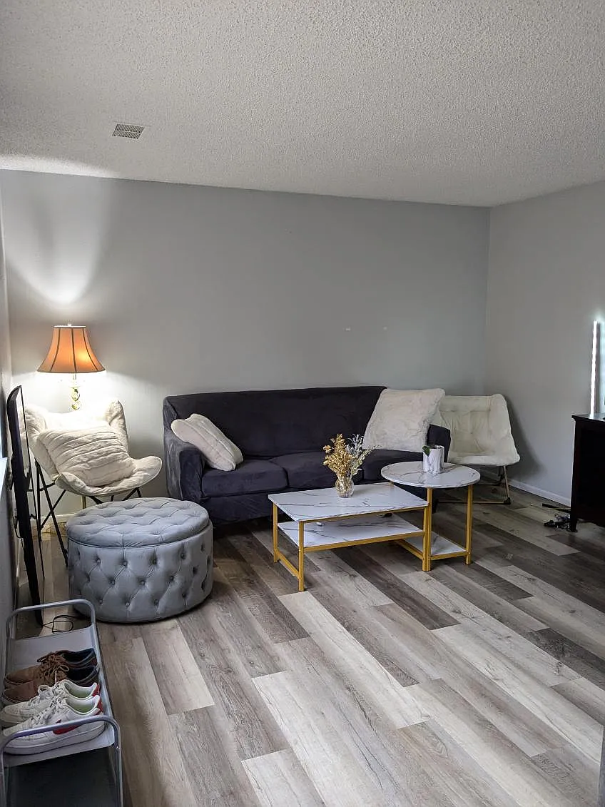 2 bed, 1.5 bath, 950 sqft, $1,300 — Photo 4