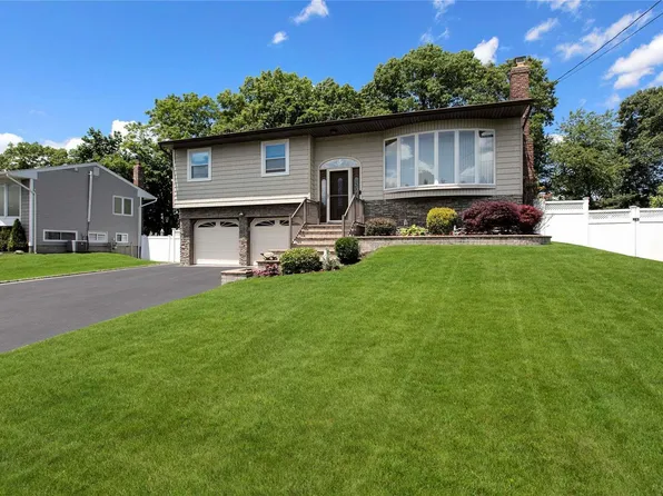 83 Woodbury Road, Hauppauge, NY 11788