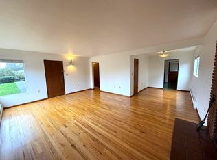 1920 N 36th St APT 4, Seattle, WA 98103