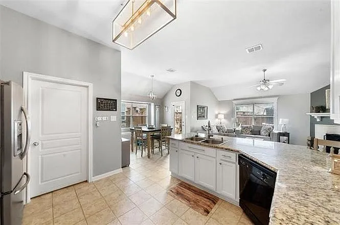 2644 Calmwater Dr — Photo 6