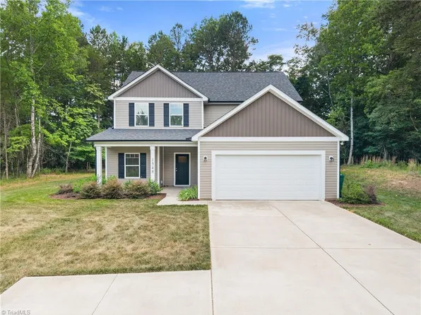 1548 S Peace Haven Rd, Clemmons, NC 27012