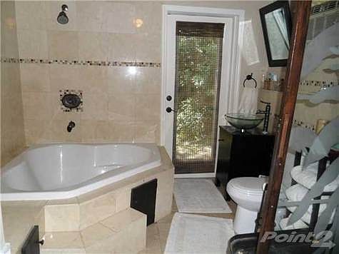 5th image of 1219 SW 19th Ave