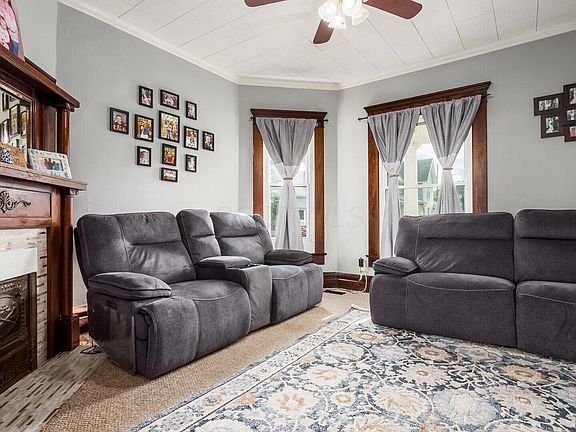 3rd image of 567 Maple Ave