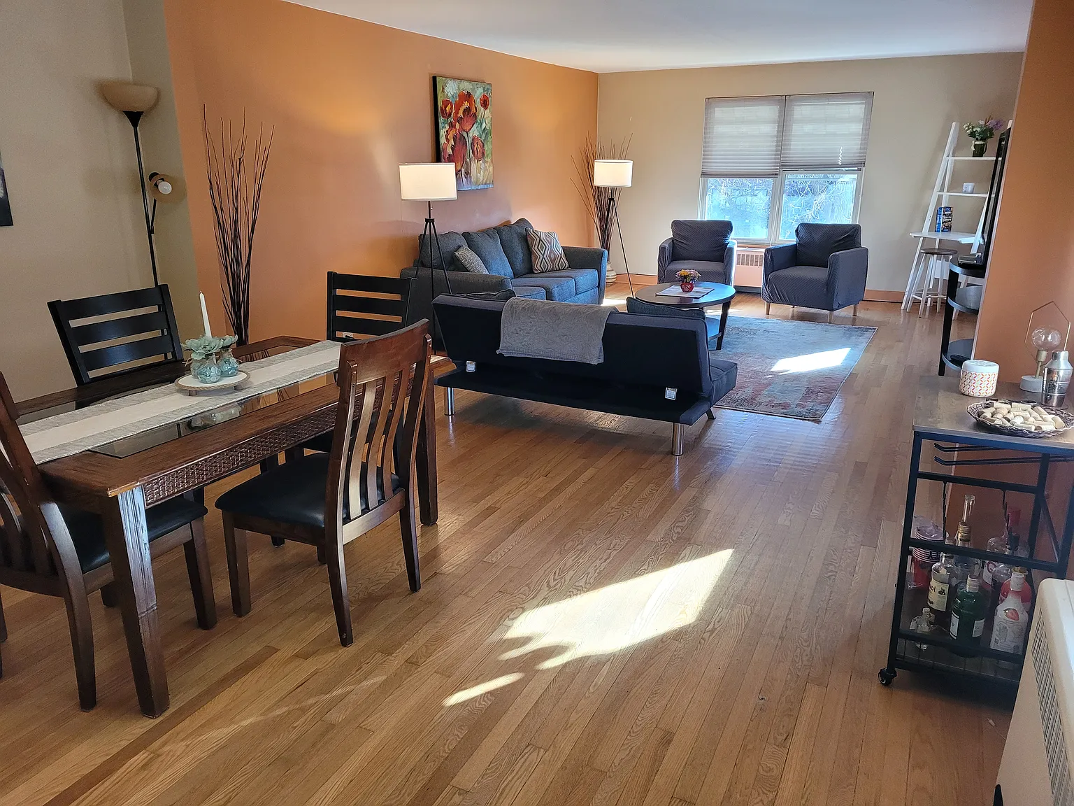 3044 W Addison St — Photo 2