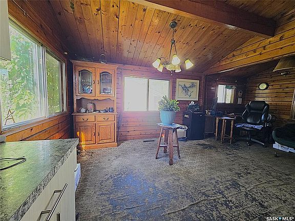 4th image of 121 10th AVENUE NE