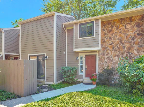 9825 Timbers Dr, Cincinnati, OH 45242