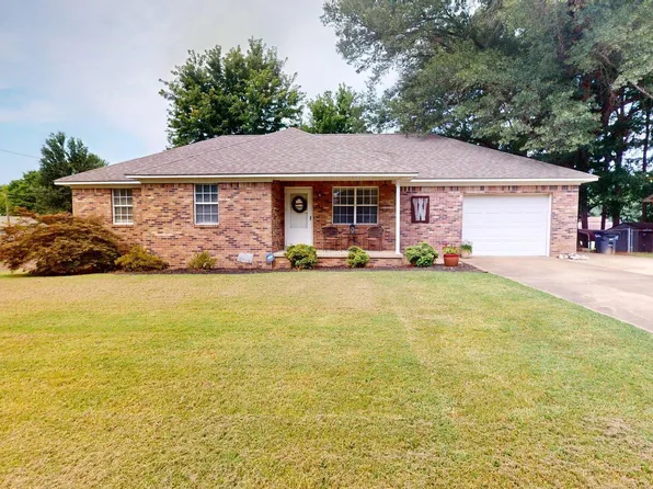 710 Scenic Hills Dr, Newbern, TN 38059