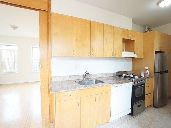 3rd image of 2228 Amsterdam Ave #6DD