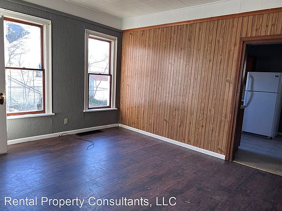3rd image of 710 9th St NW #1