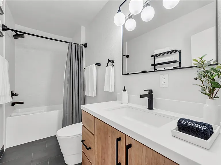 Tannerwood Dr — Photo 6