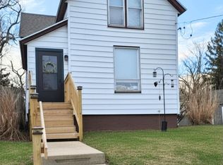 1928 Frisbie St, Muskegon, MI 49441
