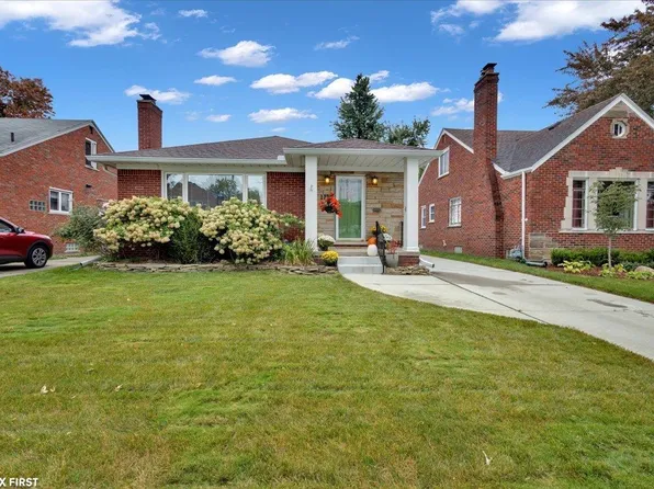 1794 Bournemouth Rd, Grosse Pointe Woods, MI 48236