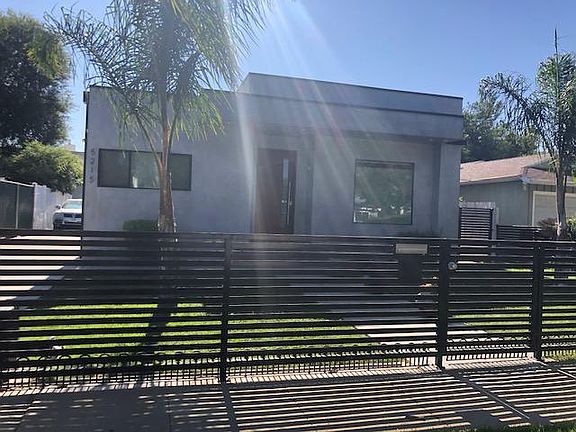2nd image of 5215 Sylmar Ave