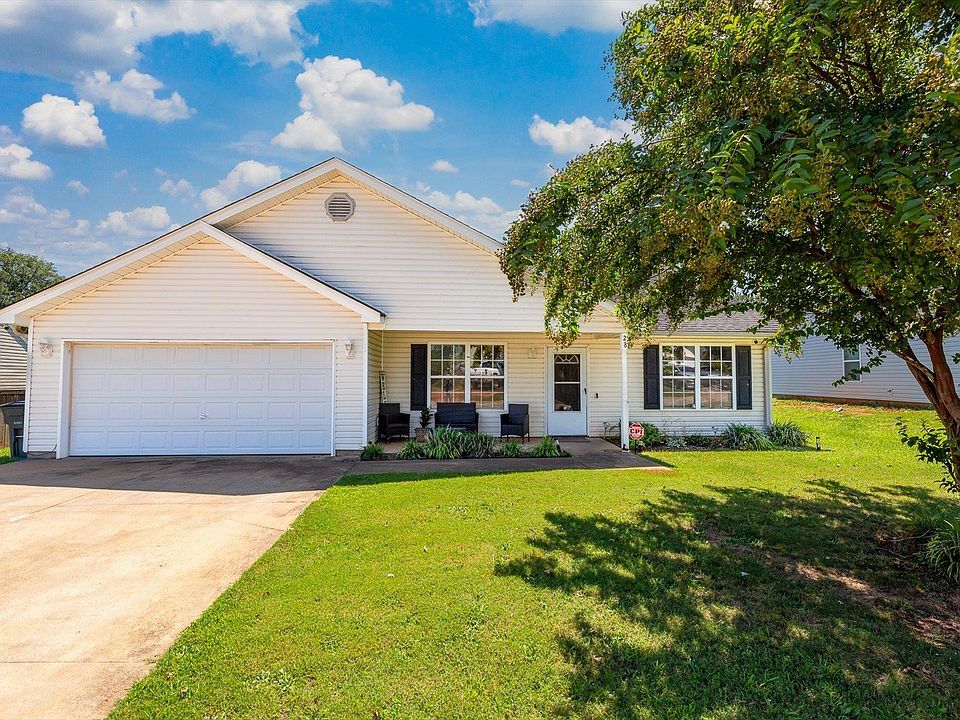 1st image of 28 Picardy Dr