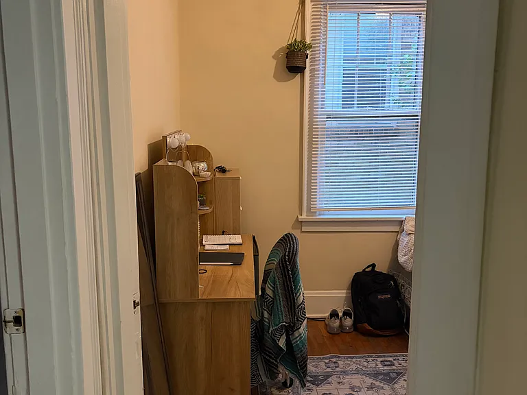 453 Oldham Ave — Photo 8