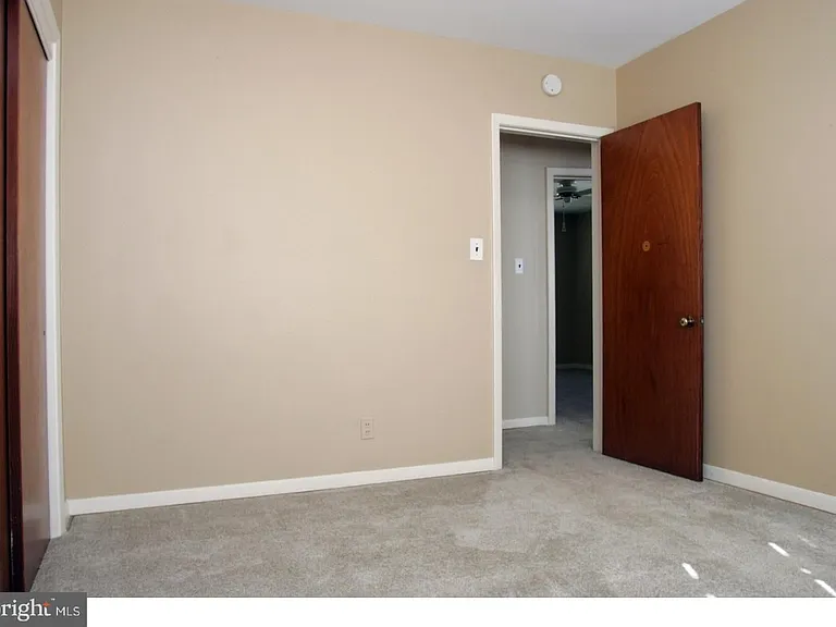 17 Wayne Dr — Photo 17
