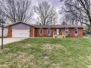 614 Magnolia Dr, Rochester, IL 62563